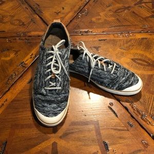 Comfortable Reef Low Walled Shoes